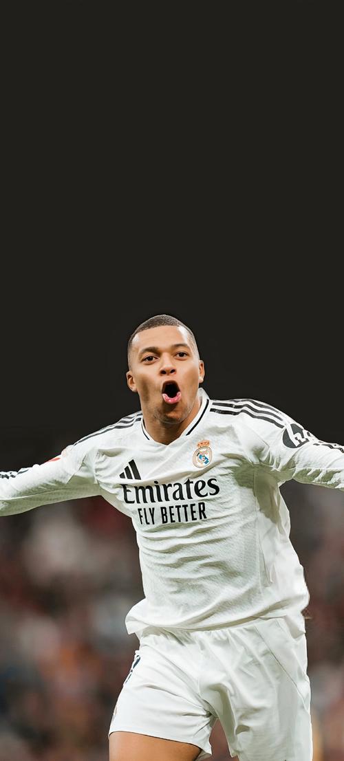 甘超对阿奇姆彭做闭嘴手势，钟义浩扳平比分后做同样手势回击