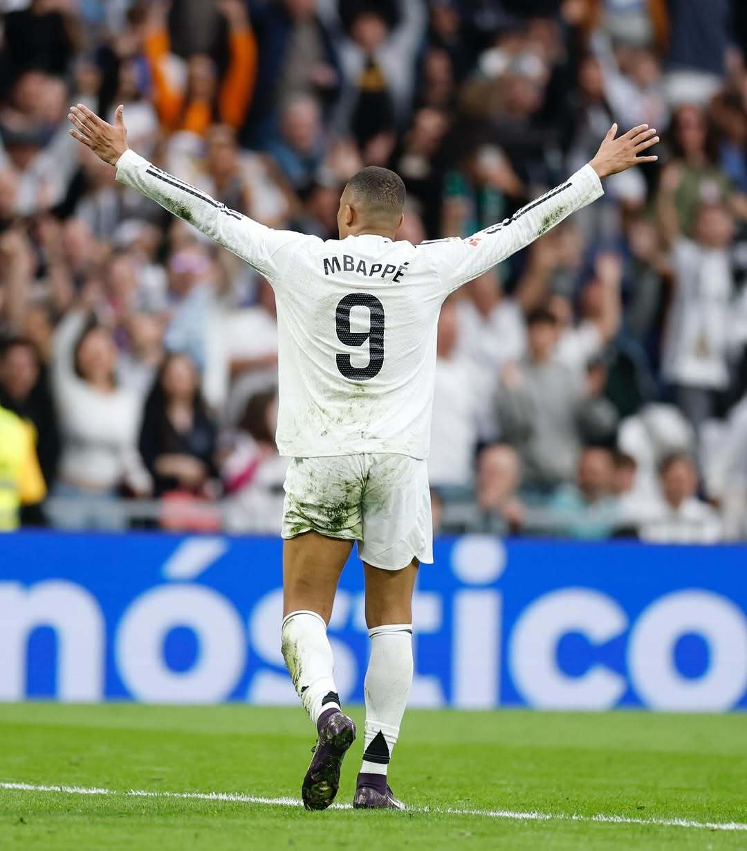 广东队33分大胜狂风晋级CBA决赛