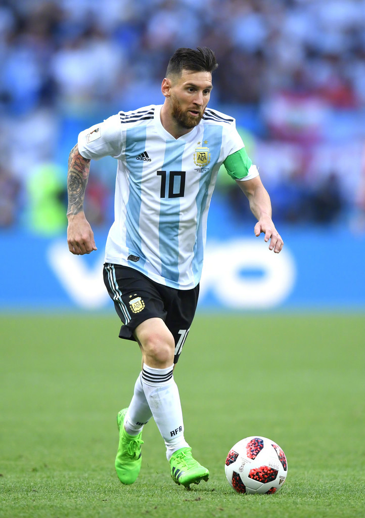 纳帅：施洛特贝克的脚肿了；萨内在欧冠和土超的数据有所提升（纳帅：施洛特贝克脚部肿胀，萨内欧冠与土超数据提升）