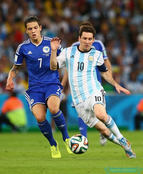 西甲联盟与皇家马德里：一场法律战的深度解读（西甲联盟与皇家马德里的法律攻防：深度解析）