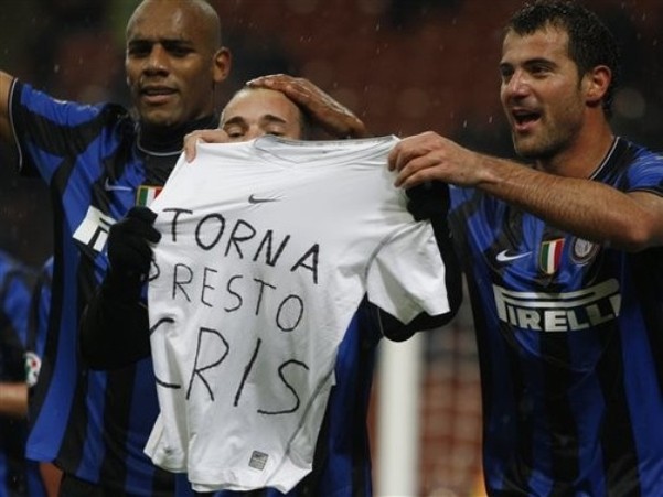 九人皇马主场输球，转播镜头拍到贝林辱骂四官：你XX的白痴